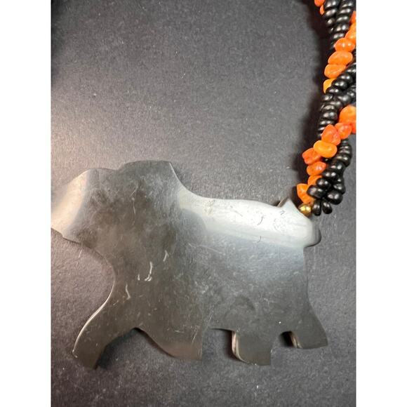 Vintage Lee Sands coral inlay elephant necklace - Picture 6 of 16